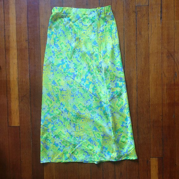 Strangers & Lovers Yellow Satin Floral Skirt - Picture 4 of 8